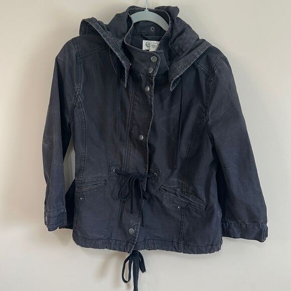 Converse Jacket with Removable Hood Drawstrings and distressed design - Picture 1 of 10